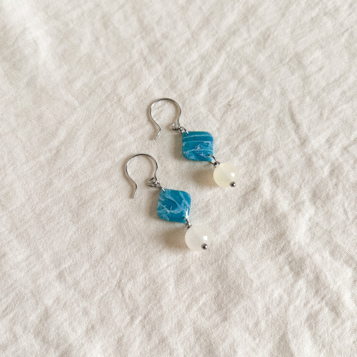 Diamond Pearl Dangles (Mystic Blue)