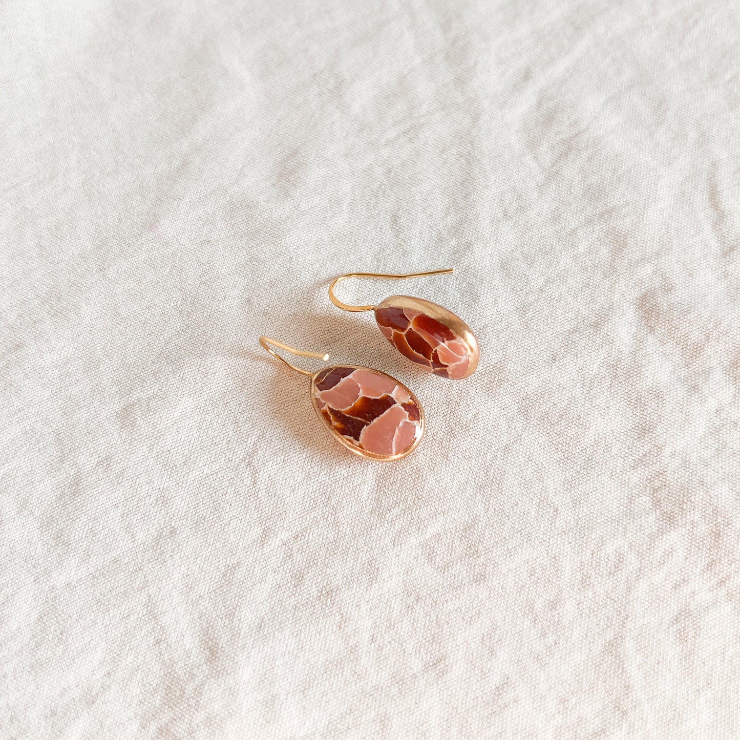 Floating Skinny Teardrops (Blush Sand)