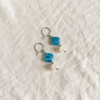 Diamond Pearl Dangles (Mystic Blue)