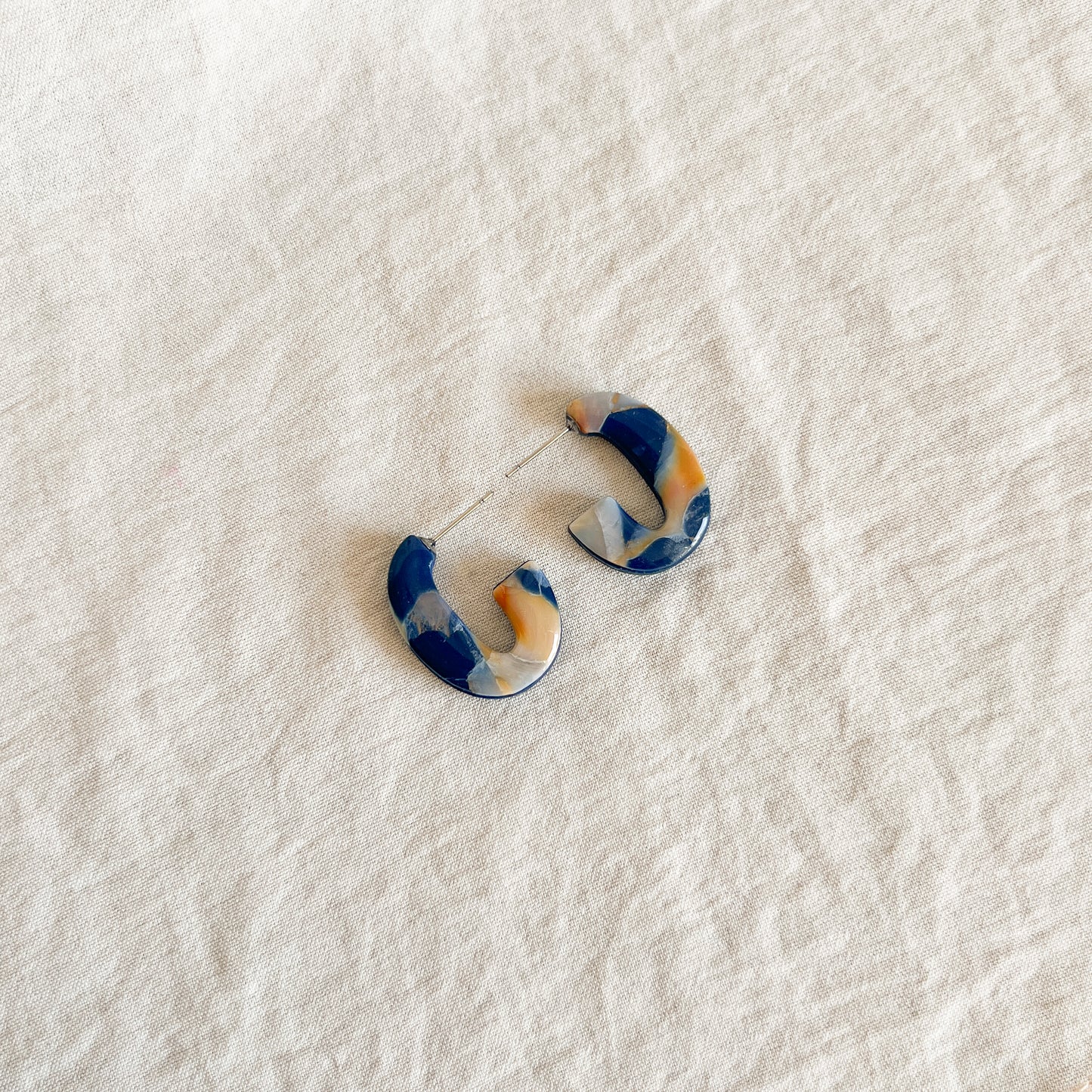 Oval Huggie Hoops (Ember Blue)