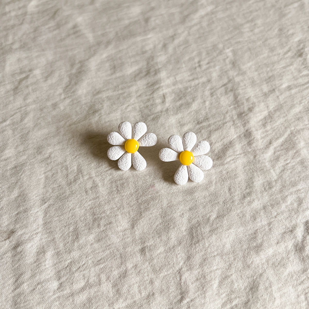 PEACEMINUSONE Daisy Studs