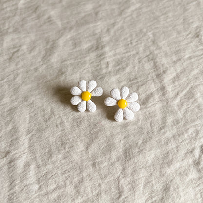 PEACEMINUSONE Daisy Studs