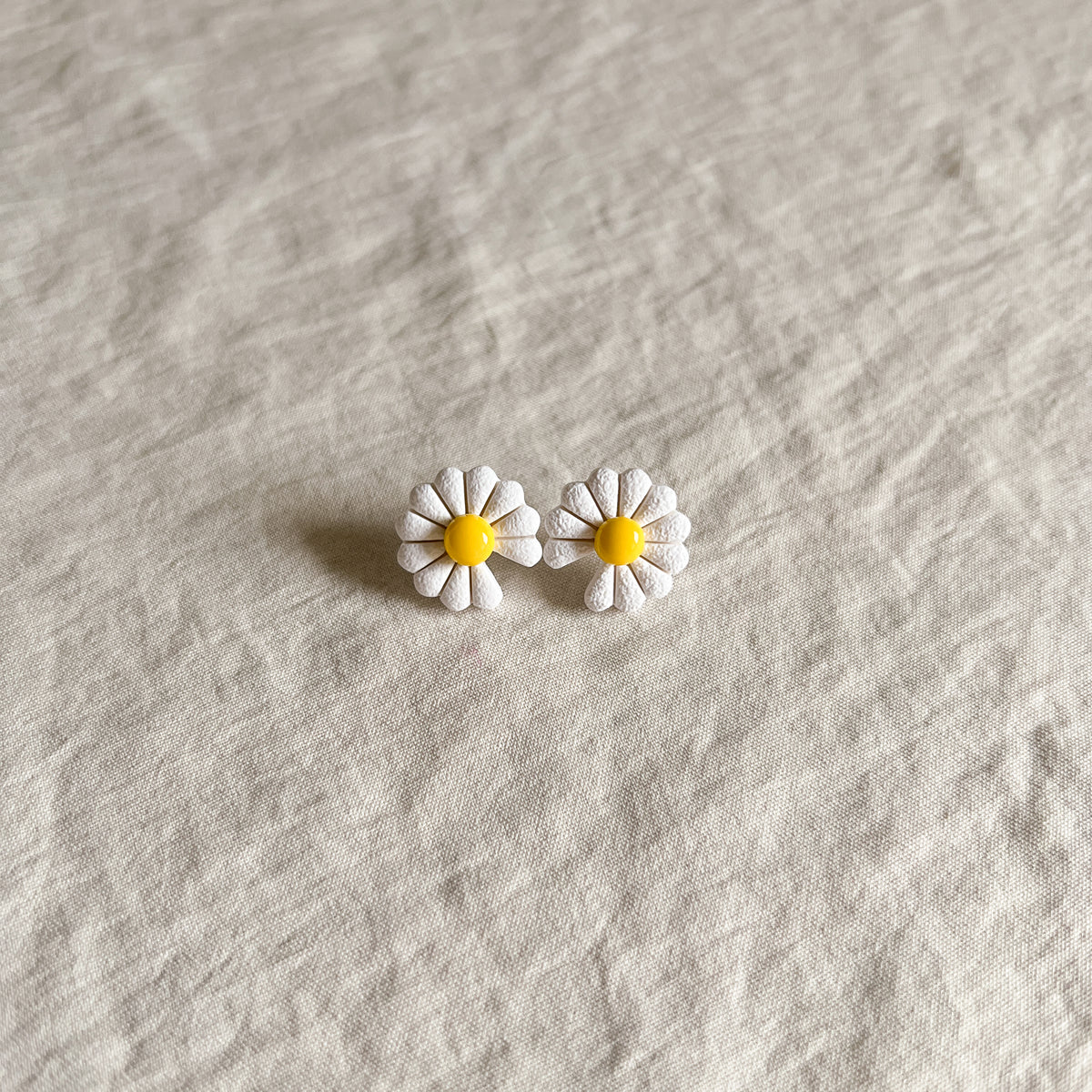 PEACEMINUSONE Daisy Studs