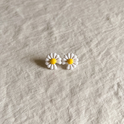 PEACEMINUSONE Daisy Studs