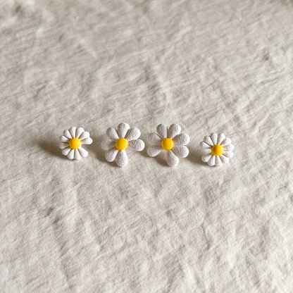 PEACEMINUSONE Daisy Studs