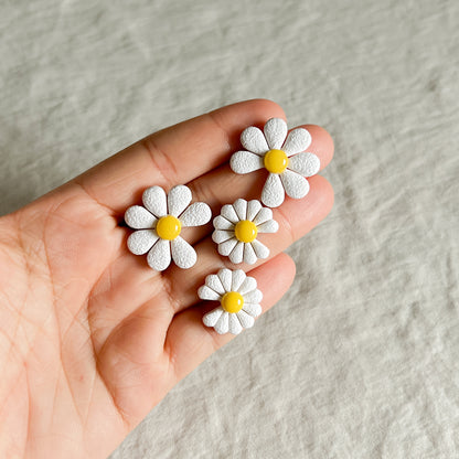PEACEMINUSONE Daisy Studs